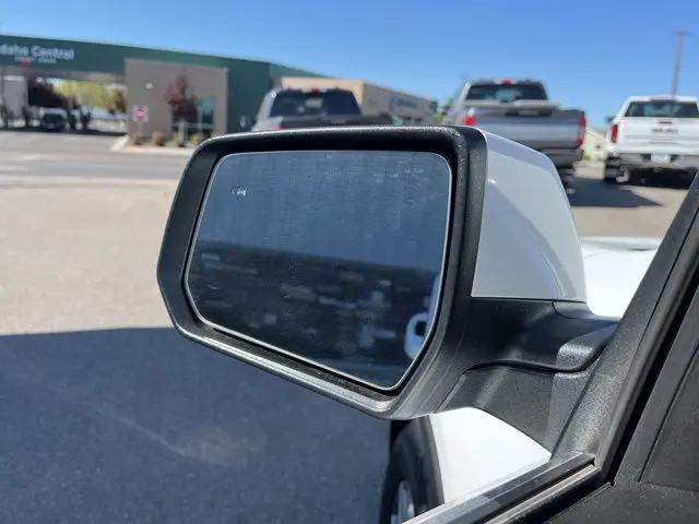 2023 Chevrolet Traverse AWD LT Cloth
