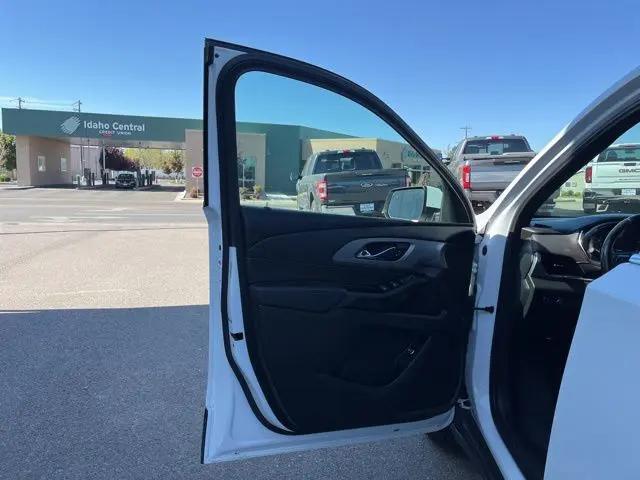 2023 Chevrolet Traverse AWD LT Cloth