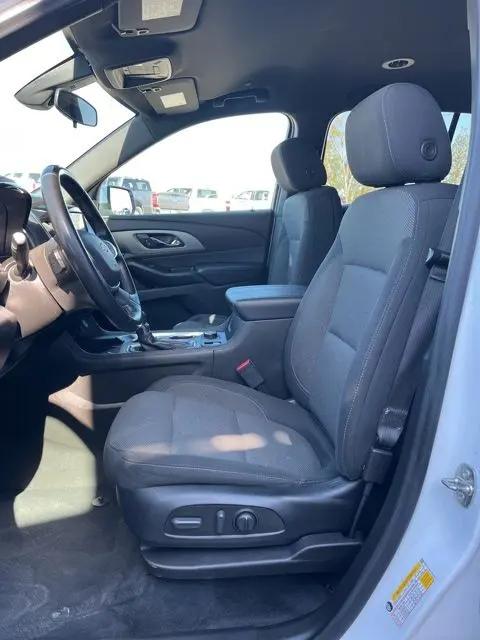 2023 Chevrolet Traverse AWD LT Cloth