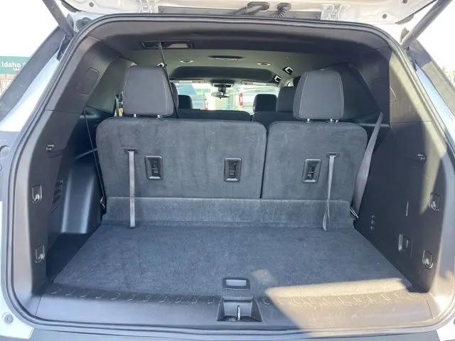 2023 Chevrolet Traverse AWD LT Cloth