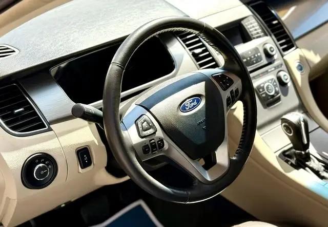 2013 Ford Taurus SEL