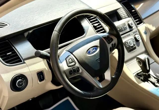 2013 Ford Taurus SEL