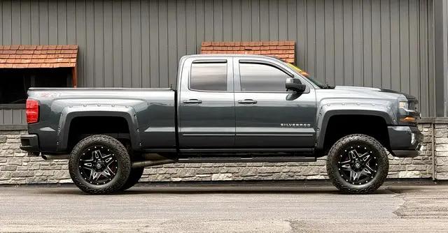 2018 Chevrolet Silverado 1500 2LT for sale in Warren, MI