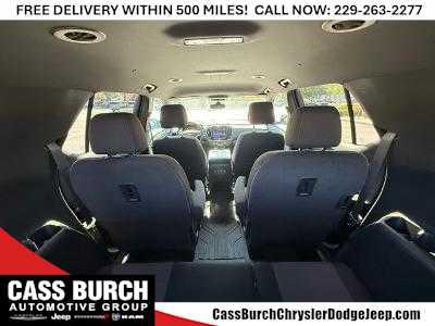 2023 Chevrolet Traverse FWD LT Cloth