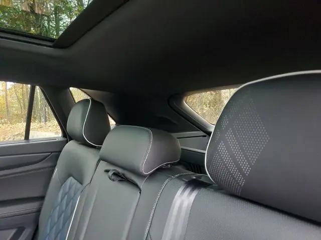 2026 Volkswagen Atlas Cross Sport SEL Premium R-Line