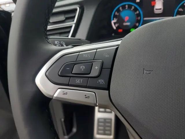 2026 Volkswagen Atlas Cross Sport SEL Premium R-Line