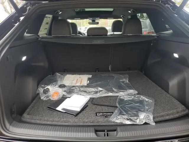 2026 Volkswagen Atlas Cross Sport SEL Premium R-Line