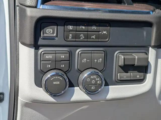 2026 Chevrolet Suburban Premier, 4WD