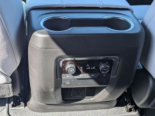 2026 Chevrolet Suburban Premier, 4WD