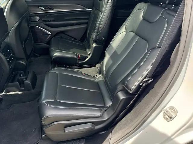 2022 Jeep Grand Cherokee L Overland 4x4