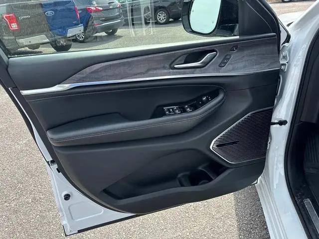 2022 Jeep Grand Cherokee L Overland 4x4