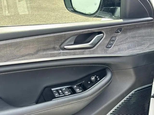 2022 Jeep Grand Cherokee L Overland 4x4