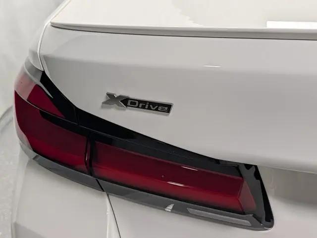 2022 BMW M5 i xDrive