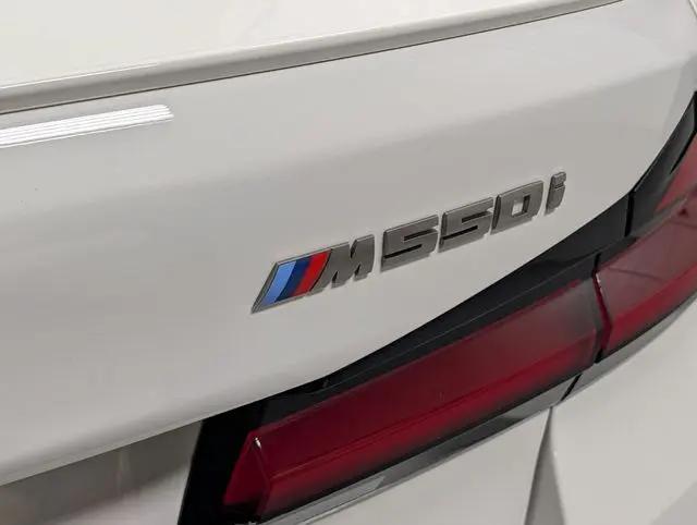 2022 BMW M5 i xDrive