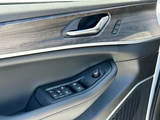 2026 Jeep Grand Cherokee L Limited 4x2