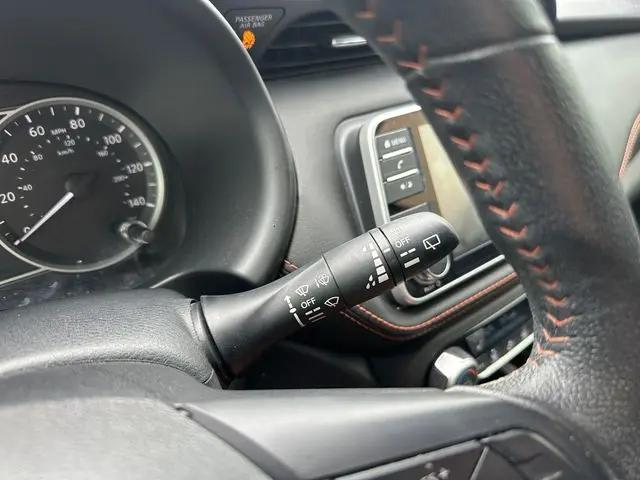 2019 Nissan Kicks SR
