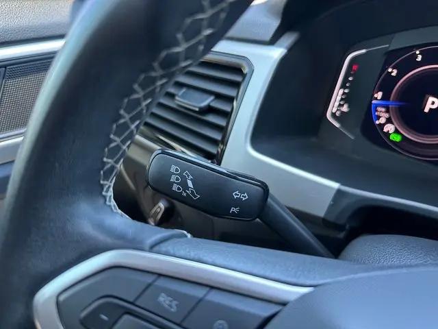 2022 Volkswagen Atlas Cross Sport 2.0T SE w/Technology