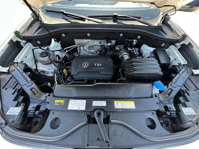 2022 Volkswagen Atlas Cross Sport 2.0T SE w/Technology