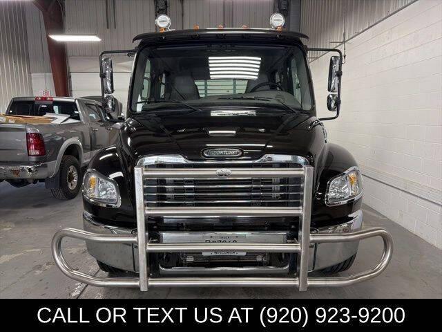 2004 Freightliner M2 Business Class