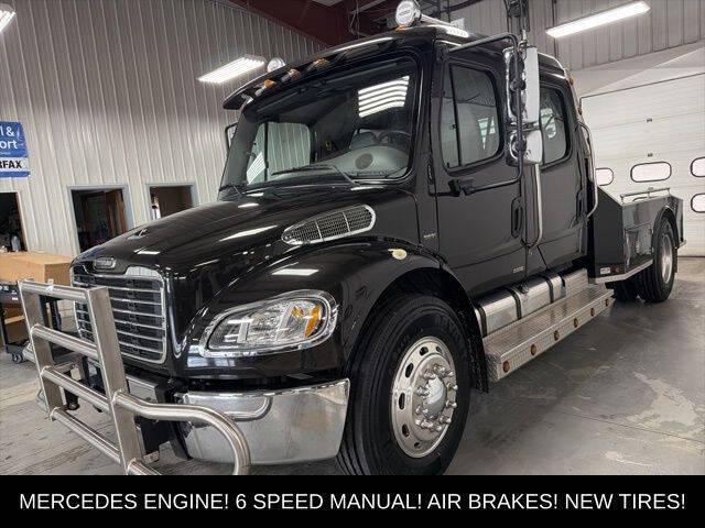 2004 Freightliner M2 Business Class