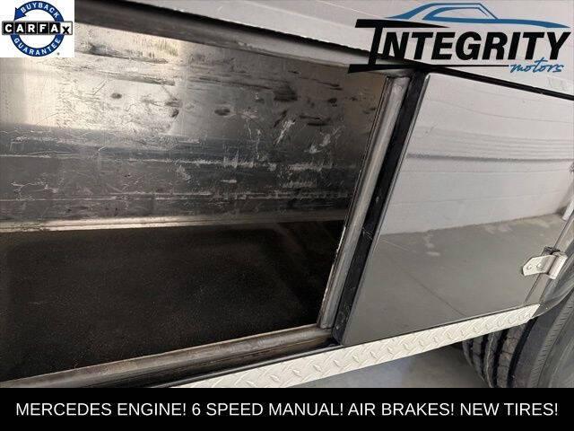 2004 Freightliner M2 Business Class