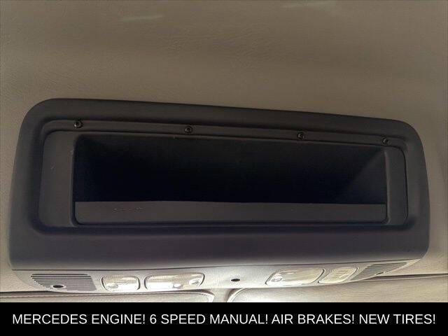 2004 Freightliner M2 Business Class