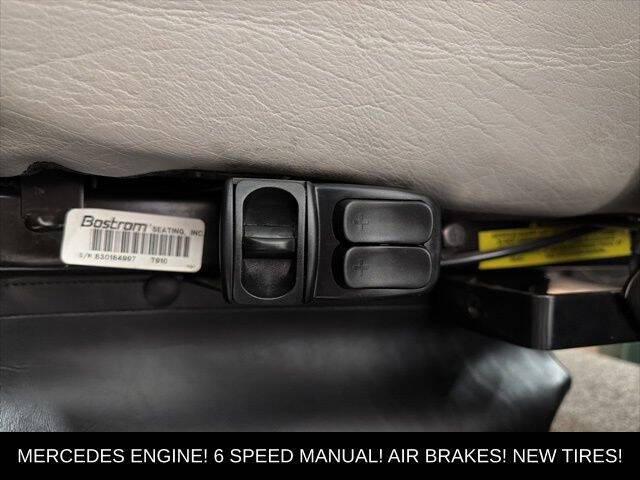 2004 Freightliner M2 Business Class