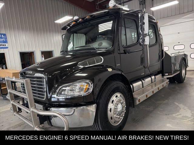 2004 Freightliner M2 Business Class