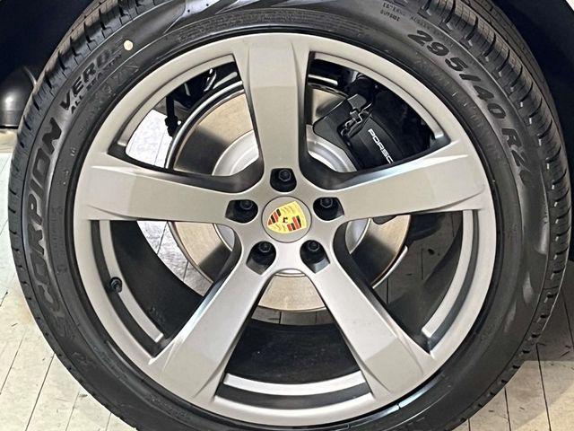 2026 Porsche Macan Unknown