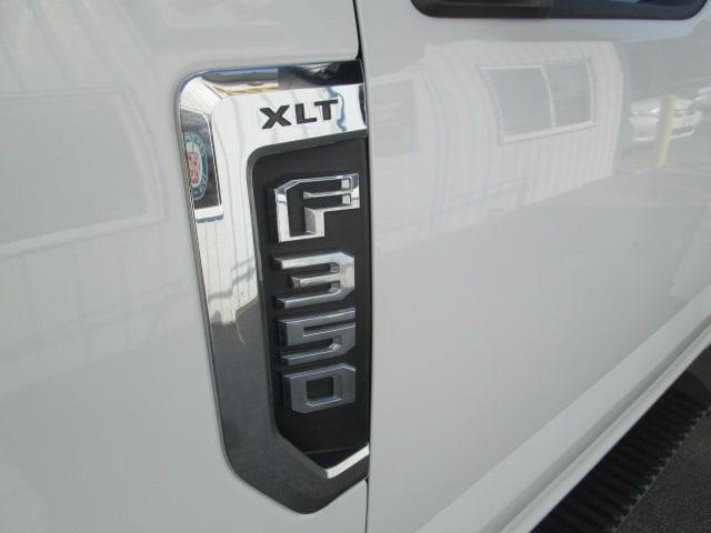 2019 Ford F-350 XLT UTILITY BOX 4X4
