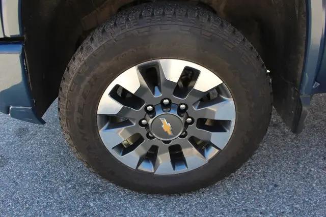2025 Chevrolet Silverado 2500HD 4WD Crew Cab Standard Bed Custom