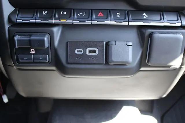 2025 Chevrolet Silverado 2500HD 4WD Crew Cab Standard Bed Custom