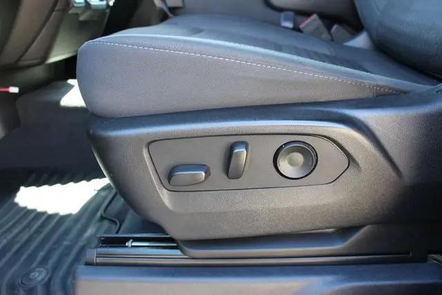 2025 Chevrolet Silverado 2500HD 4WD Crew Cab Standard Bed Custom