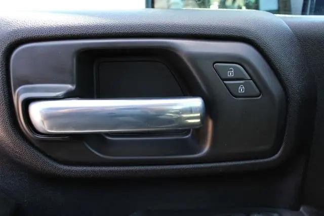 2025 Chevrolet Silverado 2500HD 4WD Crew Cab Standard Bed Custom