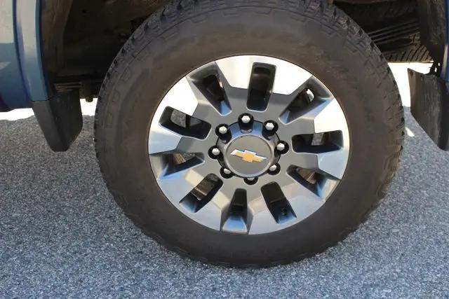 2025 Chevrolet Silverado 2500HD 4WD Crew Cab Standard Bed Custom