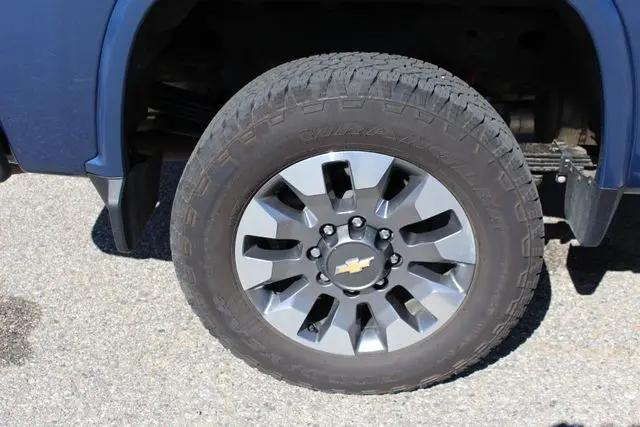 2025 Chevrolet Silverado 2500HD 4WD Crew Cab Standard Bed Custom