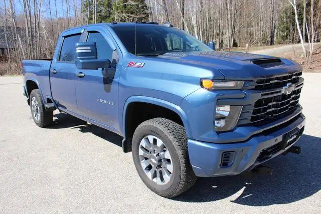 2025 Chevrolet Silverado 2500HD 4WD Crew Cab Standard Bed Custom