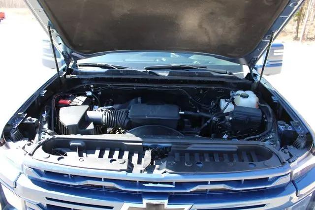 2025 Chevrolet Silverado 2500HD 4WD Crew Cab Standard Bed Custom