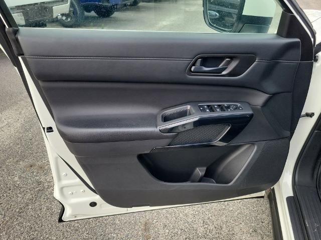 2024 Nissan Pathfinder SV FWD