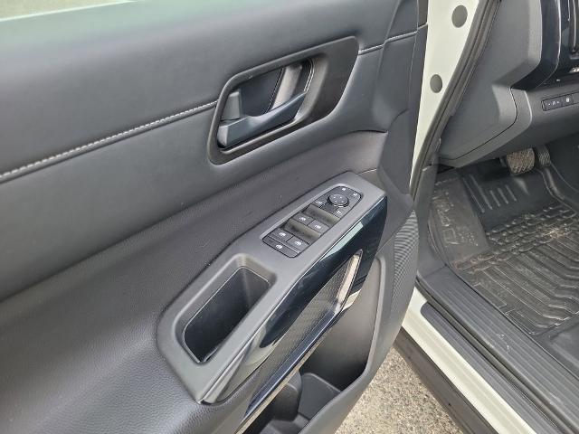 2024 Nissan Pathfinder SV FWD