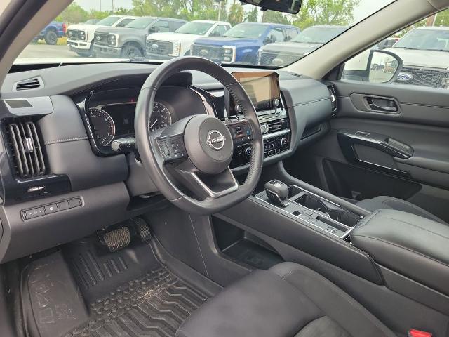 2024 Nissan Pathfinder SV FWD