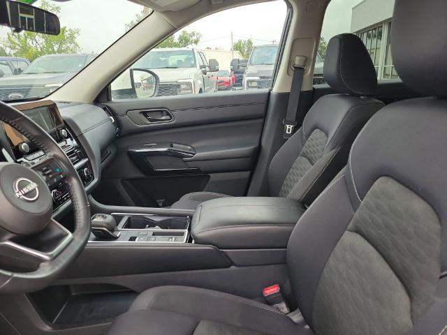 2024 Nissan Pathfinder SV FWD