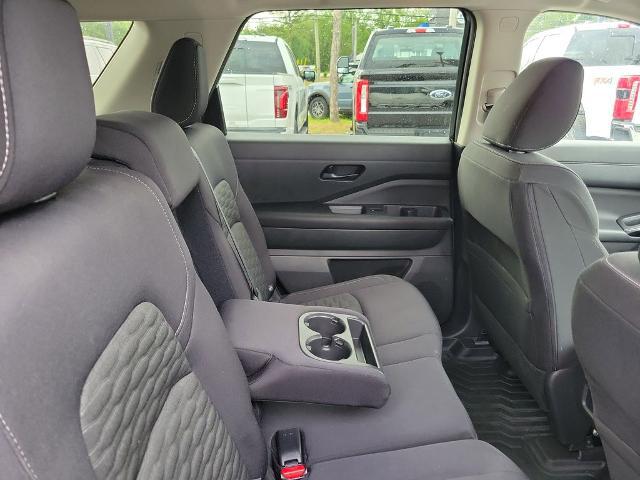 2024 Nissan Pathfinder SV FWD