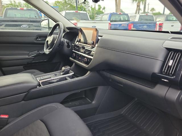 2024 Nissan Pathfinder SV FWD