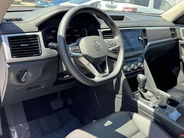 2023 Volkswagen Atlas 2.0T SE w/Technology