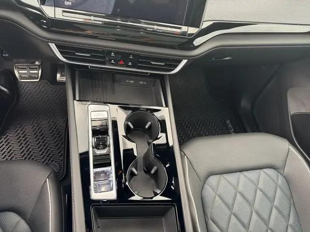 2026 Volkswagen Atlas Cross Sport SEL Premium R-Line