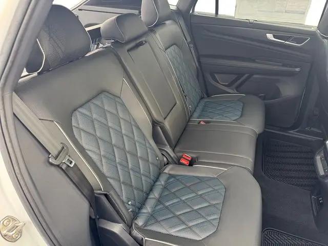 2026 Volkswagen Atlas Cross Sport SEL Premium R-Line