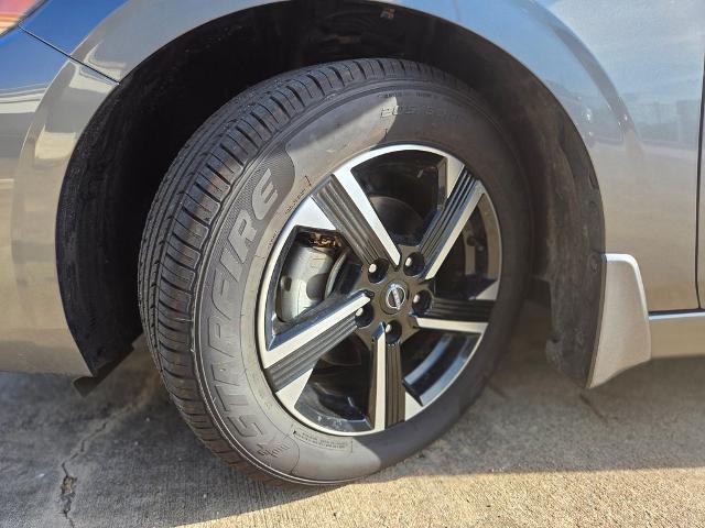 2024 Nissan Sentra SV Xtronic CVT