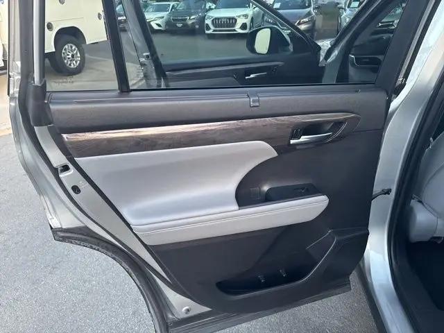 2020 Toyota Highlander Platinum