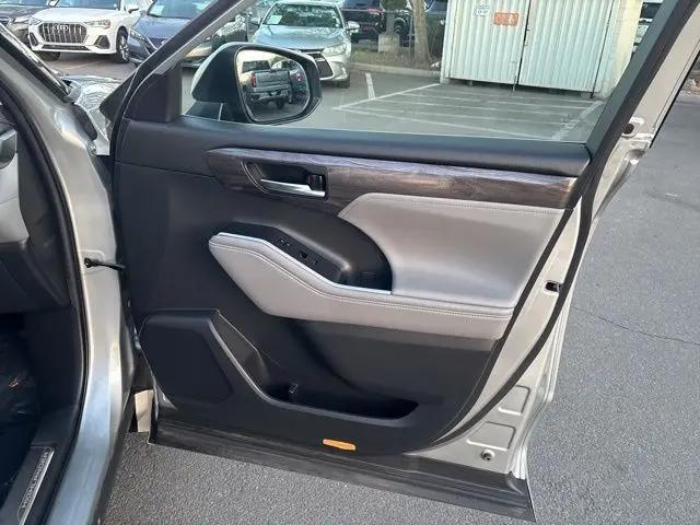 2020 Toyota Highlander Platinum